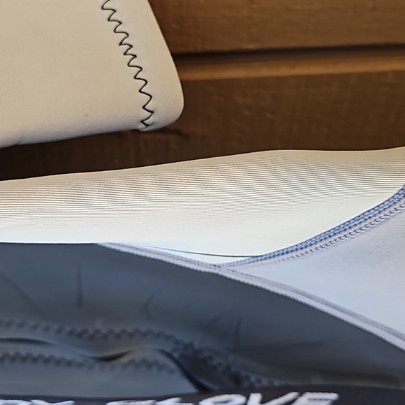 Bodyglove - Picture 9 of 14